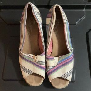 Toms stripe wedge size 9